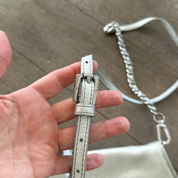 Tory Burch - silver crossbody and clutch with removable chain - Picture 7 of 9